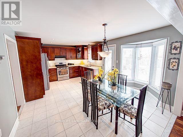 279 Chambers Crescent, Newmarket, Ontario  L3X 1T2 - Photo 5 - N13518588