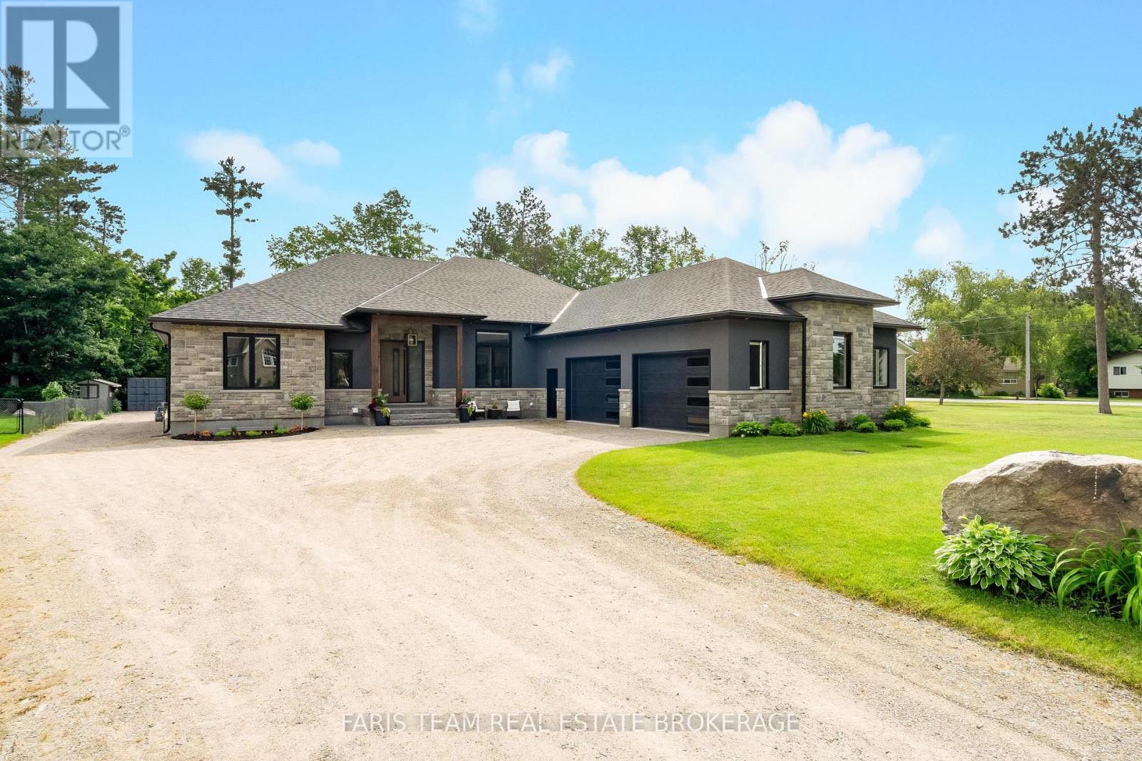 7 Reynolds Road, Tiny (Wyevale), Ontario  L0L 2T0 - Photo 2 - S13518532