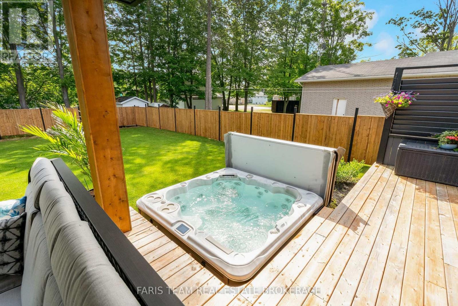 7 Reynolds Road, Tiny (Wyevale), Ontario  L0L 2T0 - Photo 42 - S13518532