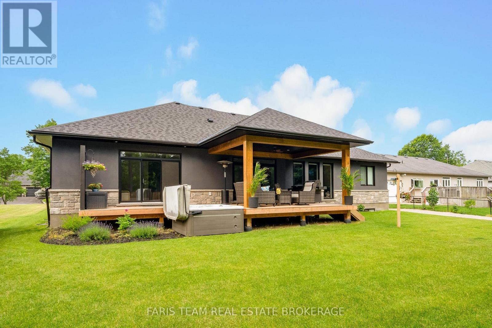 7 Reynolds Road, Tiny (Wyevale), Ontario  L0L 2T0 - Photo 44 - S13518532