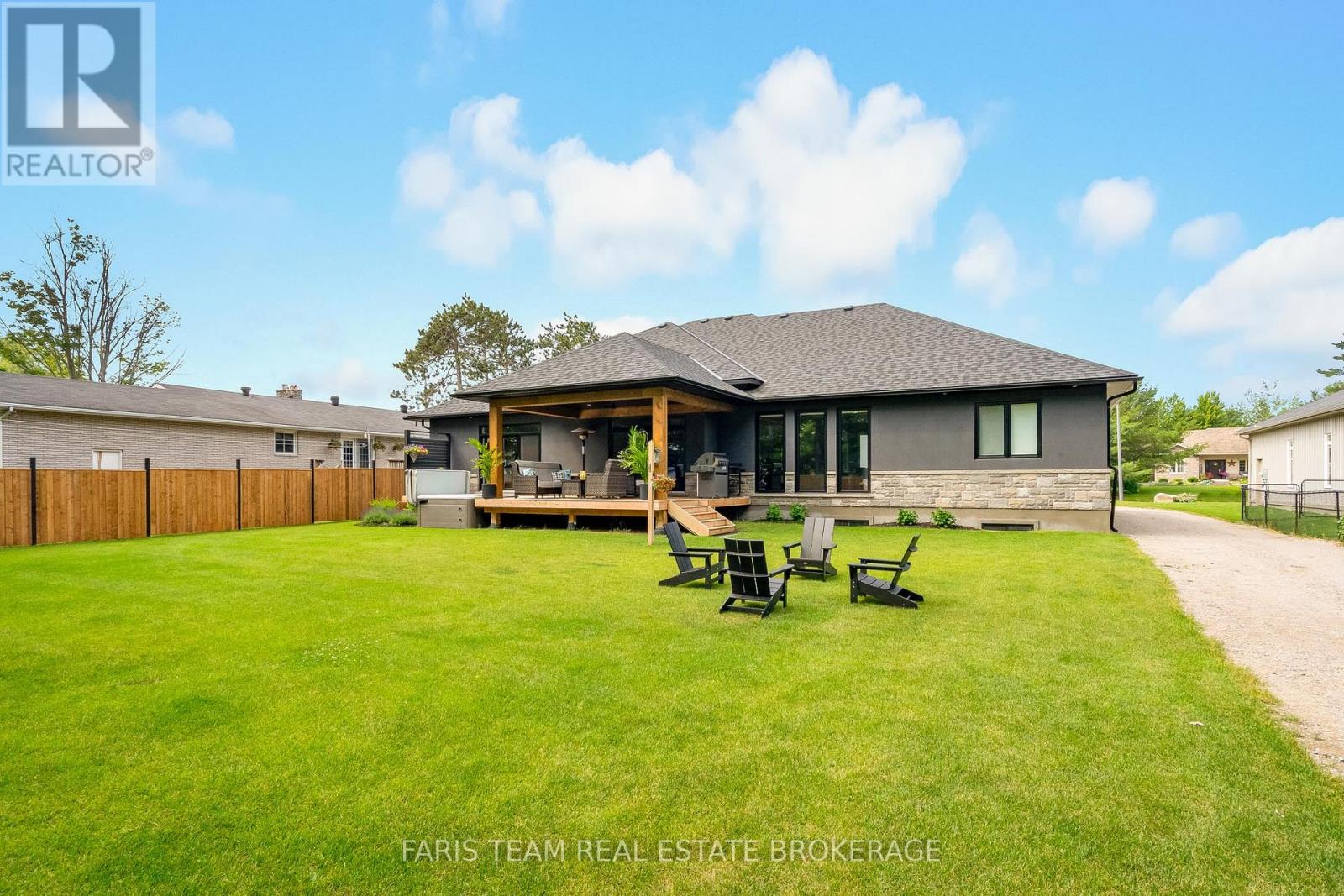 7 Reynolds Road, Tiny (Wyevale), Ontario  L0L 2T0 - Photo 46 - S13518532