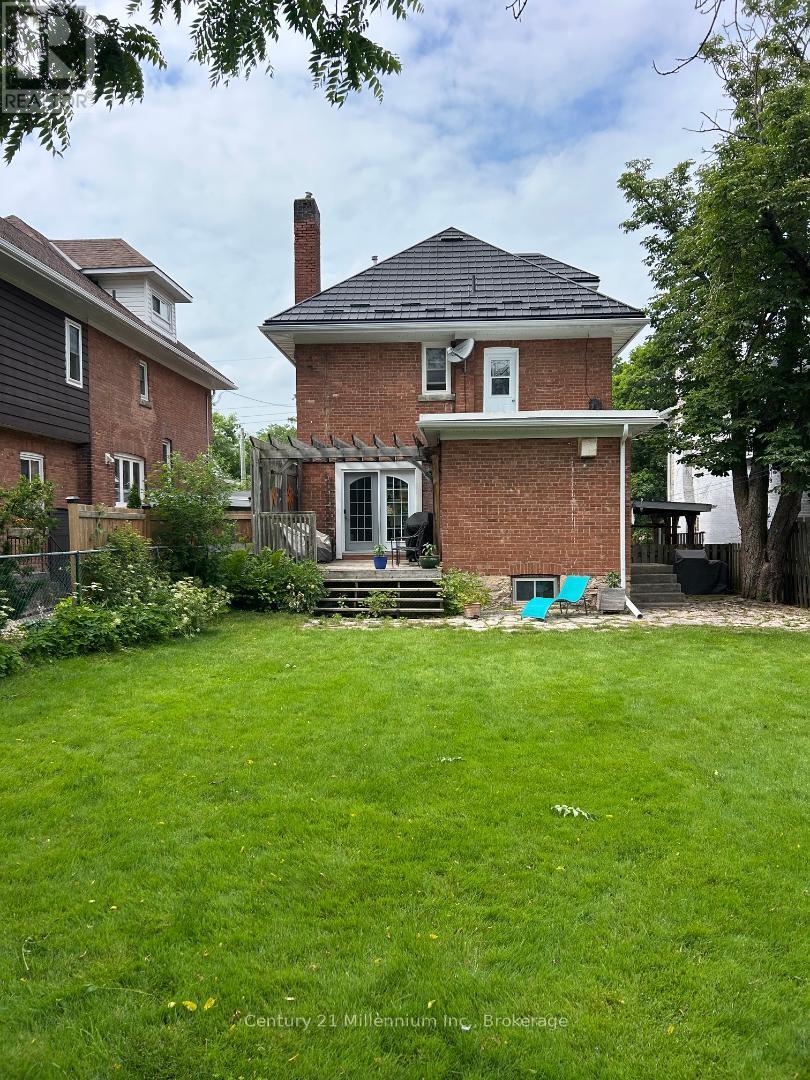 129 4th Street W, Owen Sound, Ontario  N4K 3J8 - Photo 2 - X13518582