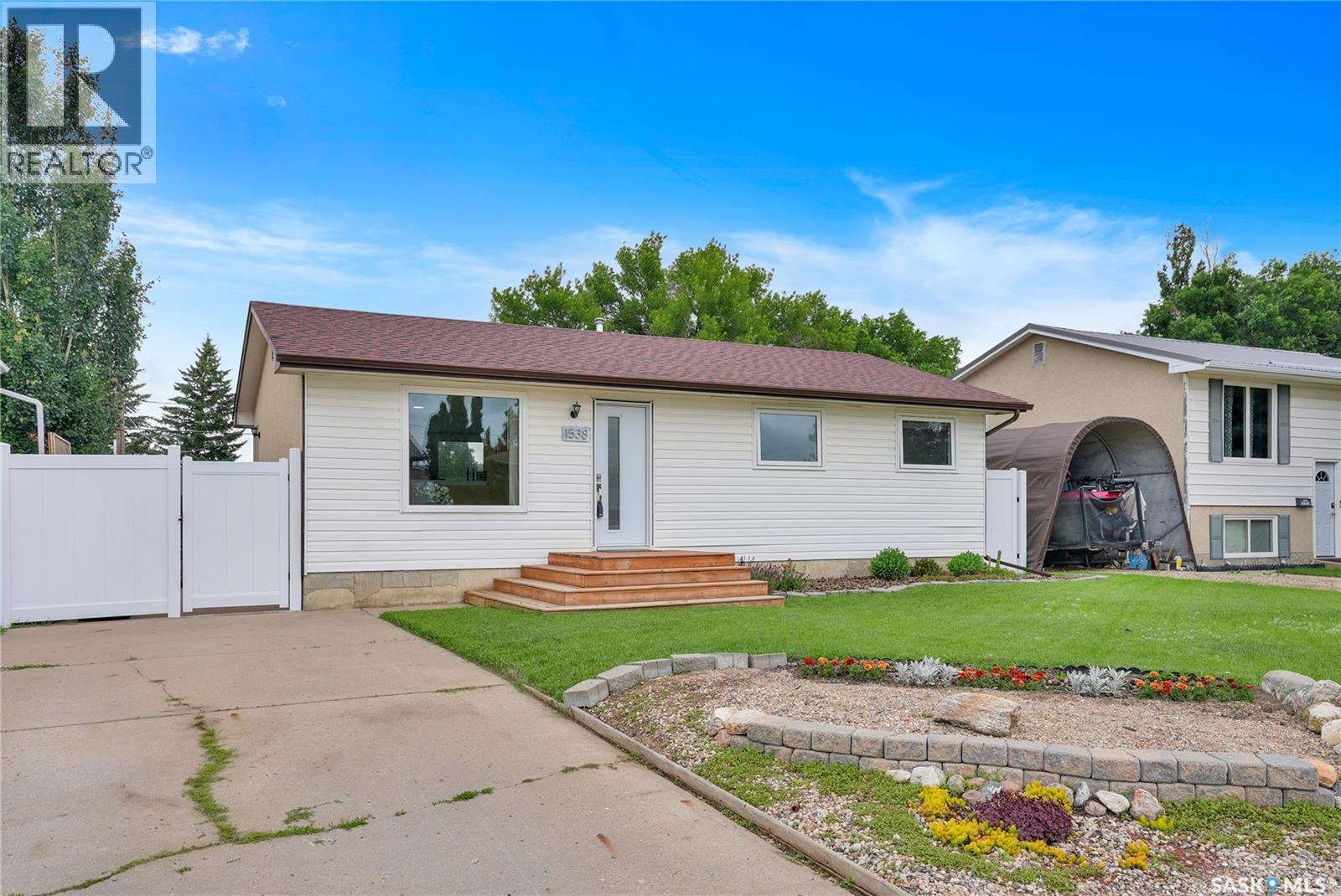 1538 Smith Street, Moose Jaw, Saskatchewan  S6H 6V8 - Photo 4 - SK041178