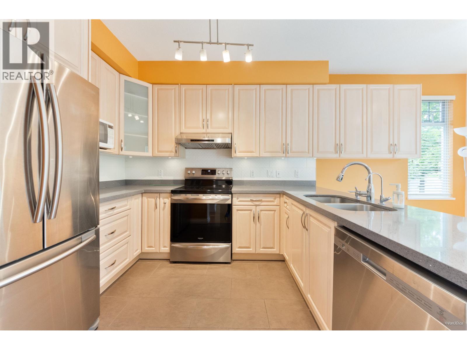 8 7500 Cumberland Street, Burnaby, British Columbia  V3N 4Z9 - Photo 6 - R3140731