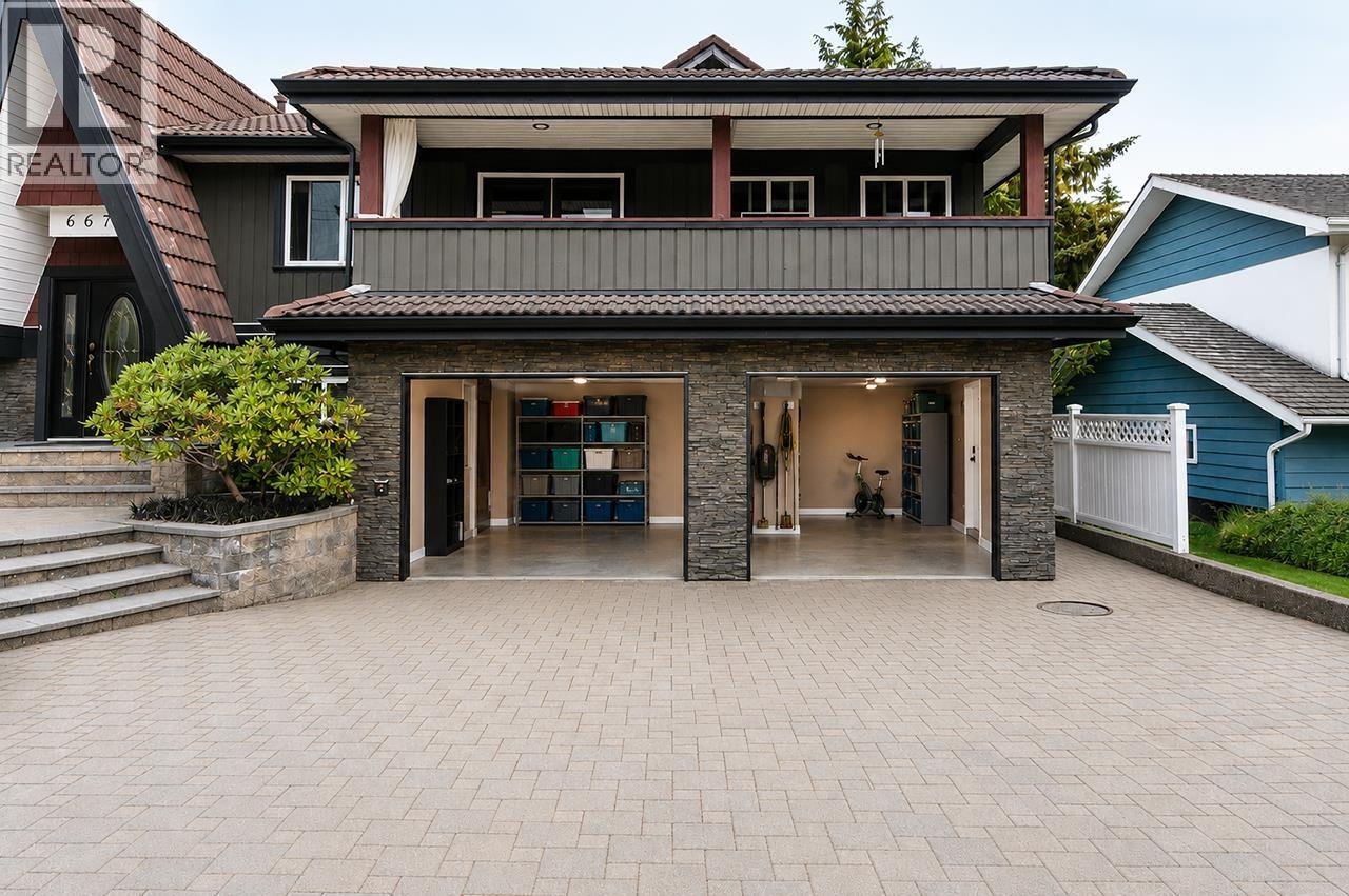 667 Colinet Street, Coquitlam, British Columbia  V3J 4X3 - Photo 25 - R3140933