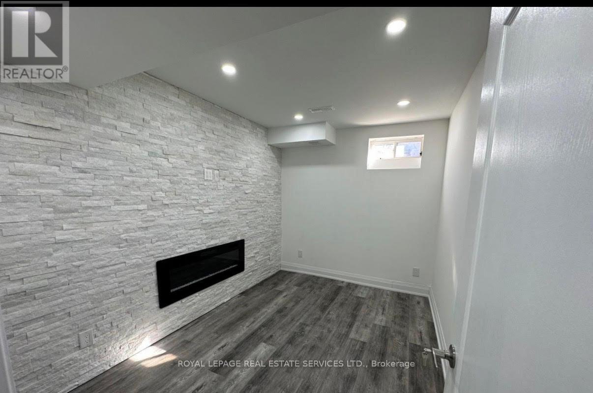 ( Lower Level ) - 16 Napoleon Crescent, Brampton, Ontario  L6P 3K5 - Photo 5 - W13518520