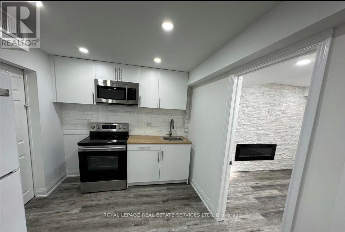 ( Lower Level ) - 16 Napoleon Crescent, Brampton, Ontario  L6P 3K5 - Photo 6 - W13518520