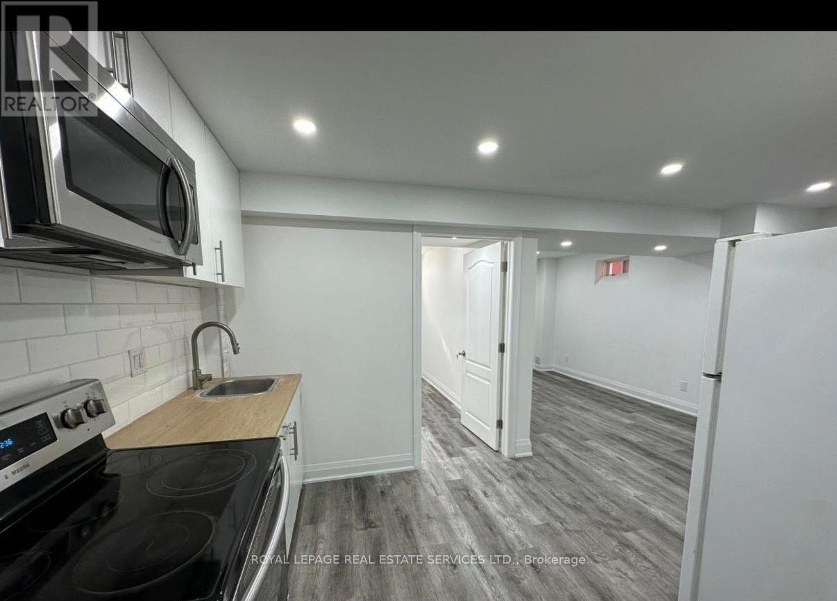 ( Lower Level ) - 16 Napoleon Crescent, Brampton, Ontario  L6P 3K5 - Photo 8 - W13518520