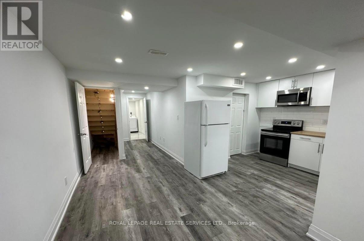 ( Lower Level ) - 16 Napoleon Crescent, Brampton, Ontario  L6P 3K5 - Photo 9 - W13518520