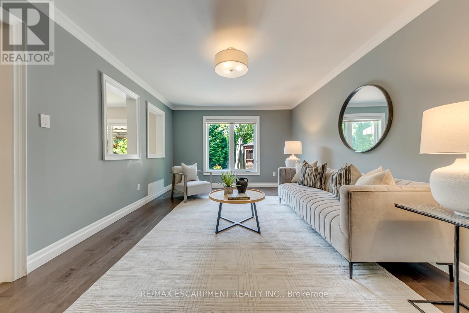 1633 Greenbriar Drive, Oakville, Ontario  L6M 1Y3 - Photo 11 - W13518550