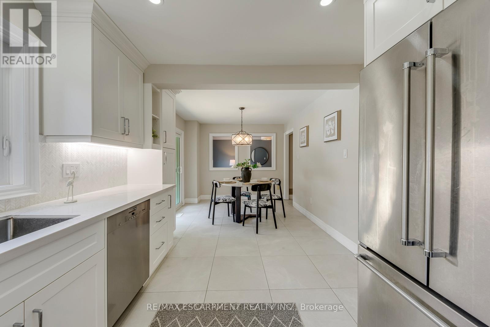 1633 Greenbriar Drive, Oakville, Ontario  L6M 1Y3 - Photo 16 - W13518550