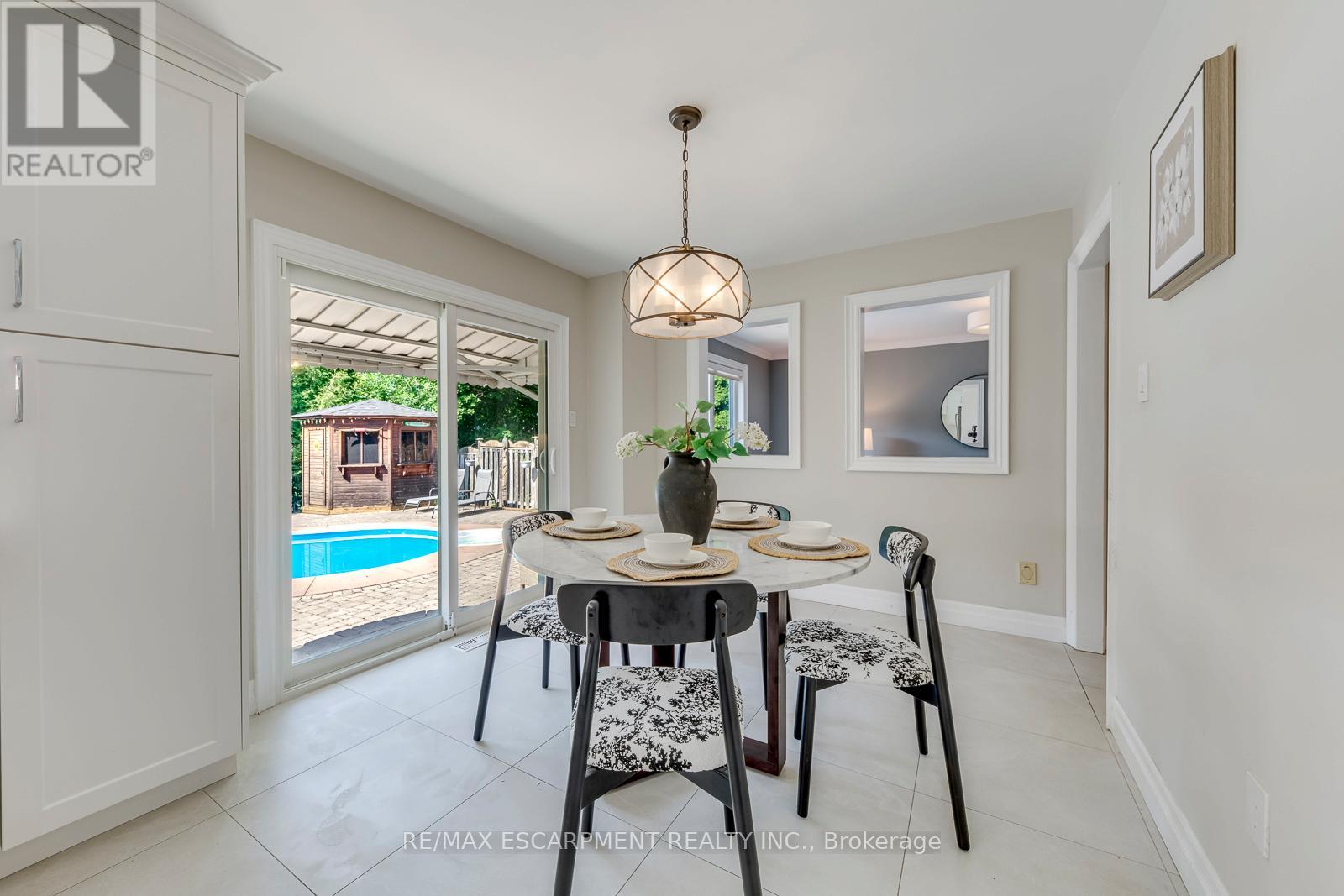 1633 Greenbriar Drive, Oakville, Ontario  L6M 1Y3 - Photo 18 - W13518550