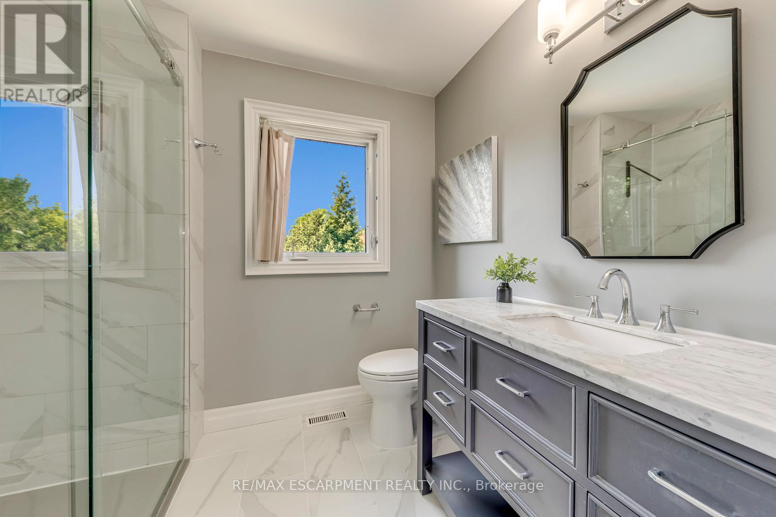 1633 Greenbriar Drive, Oakville, Ontario  L6M 1Y3 - Photo 25 - W13518550