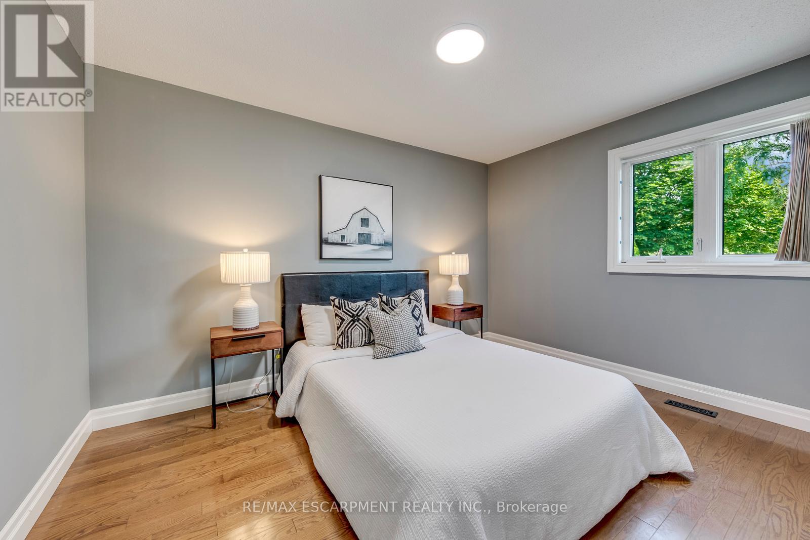 1633 Greenbriar Drive, Oakville, Ontario  L6M 1Y3 - Photo 26 - W13518550