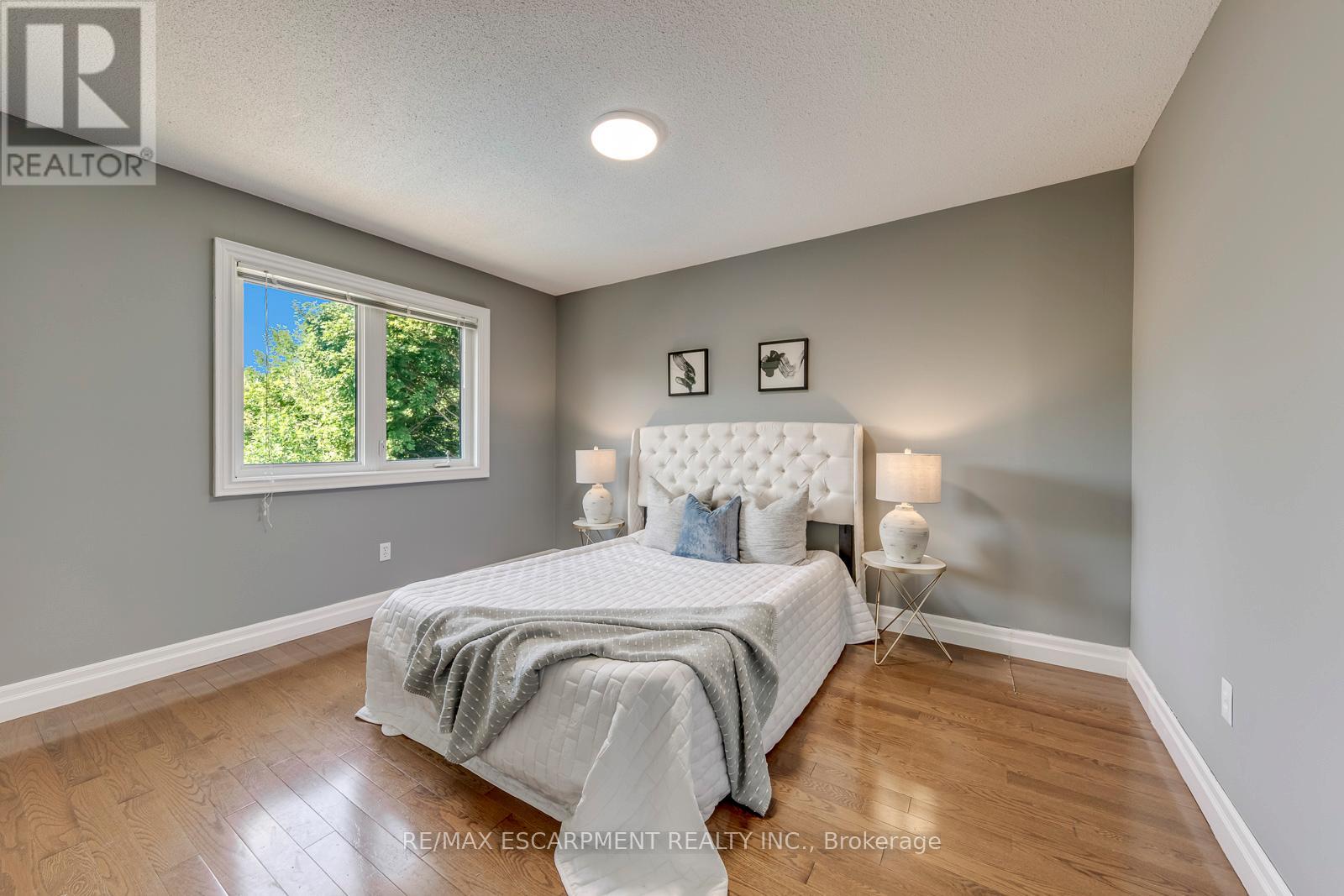 1633 Greenbriar Drive, Oakville, Ontario  L6M 1Y3 - Photo 28 - W13518550