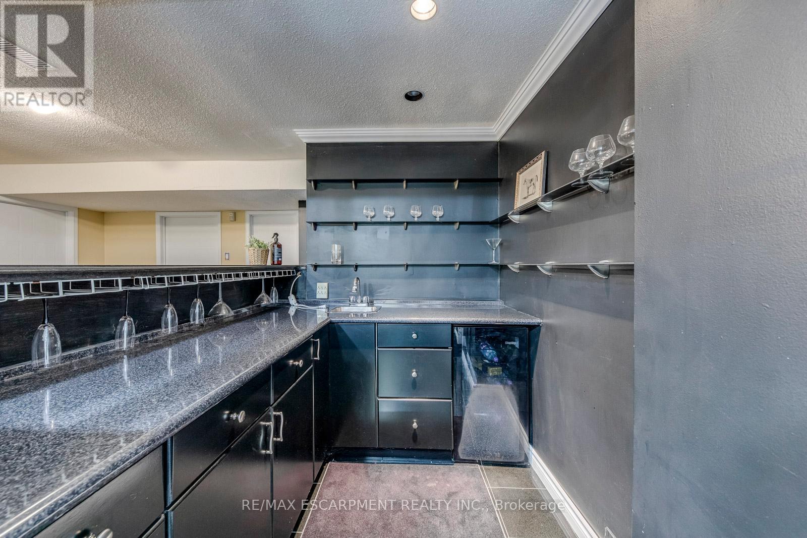 1633 Greenbriar Drive, Oakville, Ontario  L6M 1Y3 - Photo 37 - W13518550