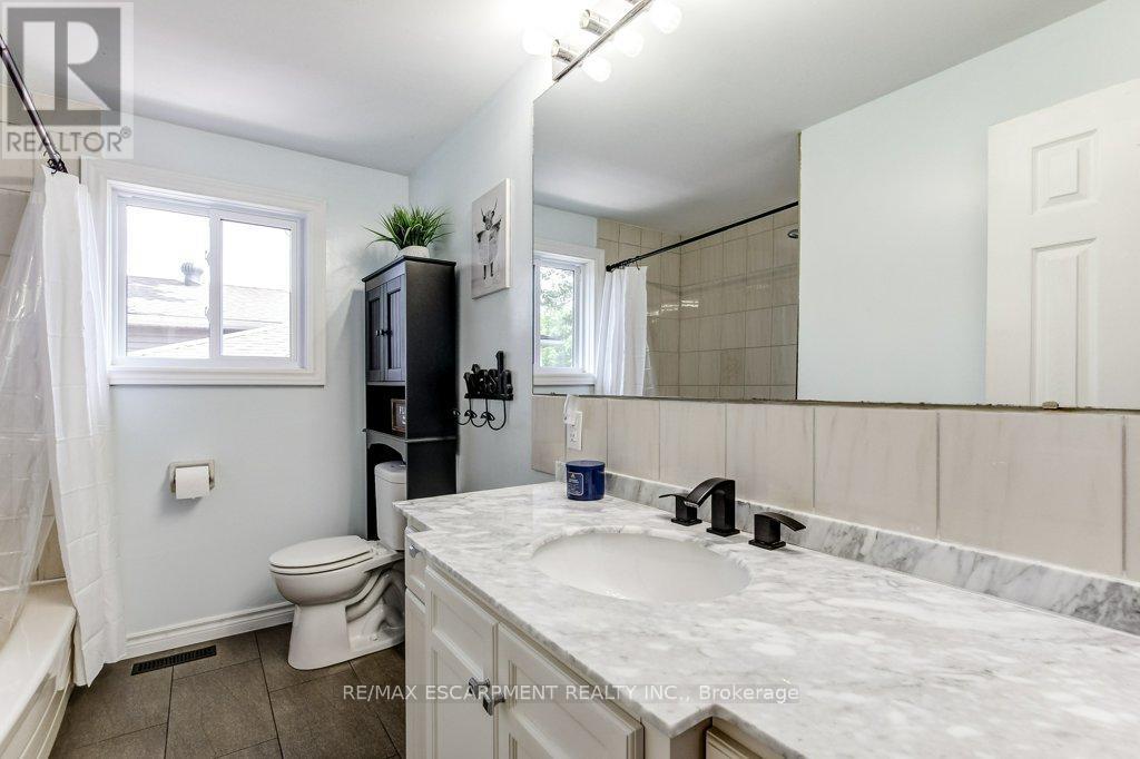 5342 Linbrook Road, Burlington, Ontario  L7L 3T9 - Photo 13 - W13518608