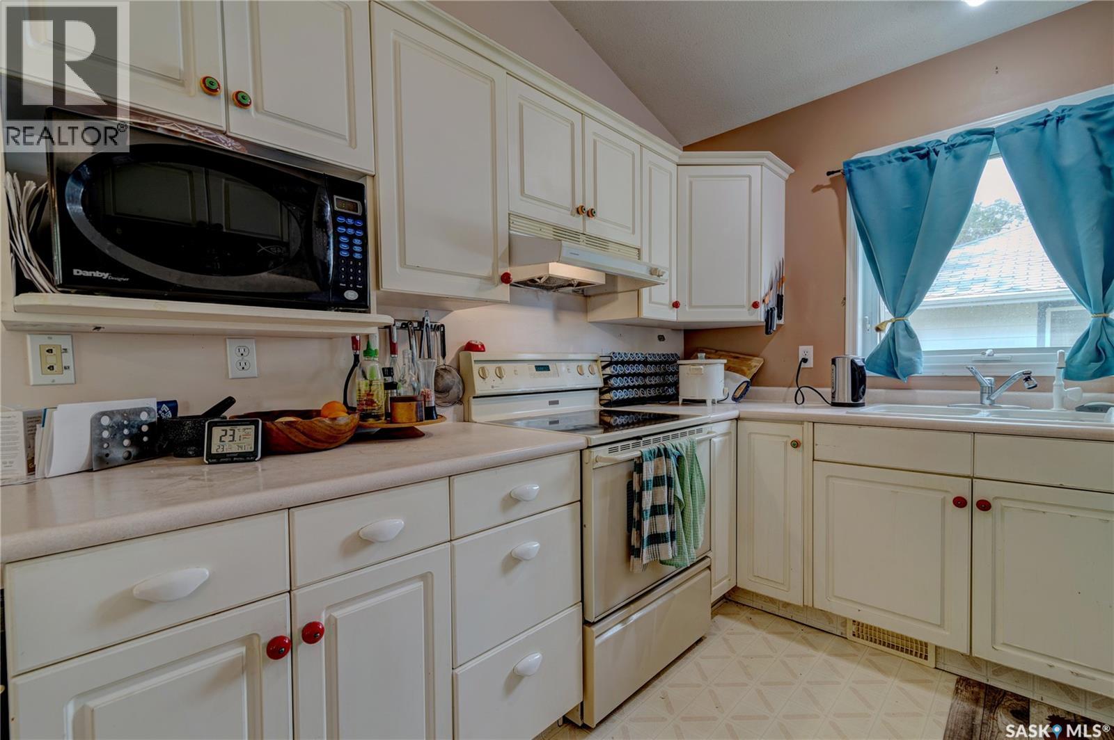 1340 Connaught Street, Regina, Saskatchewan  S4T 4S8 - Photo 12 - SK041329