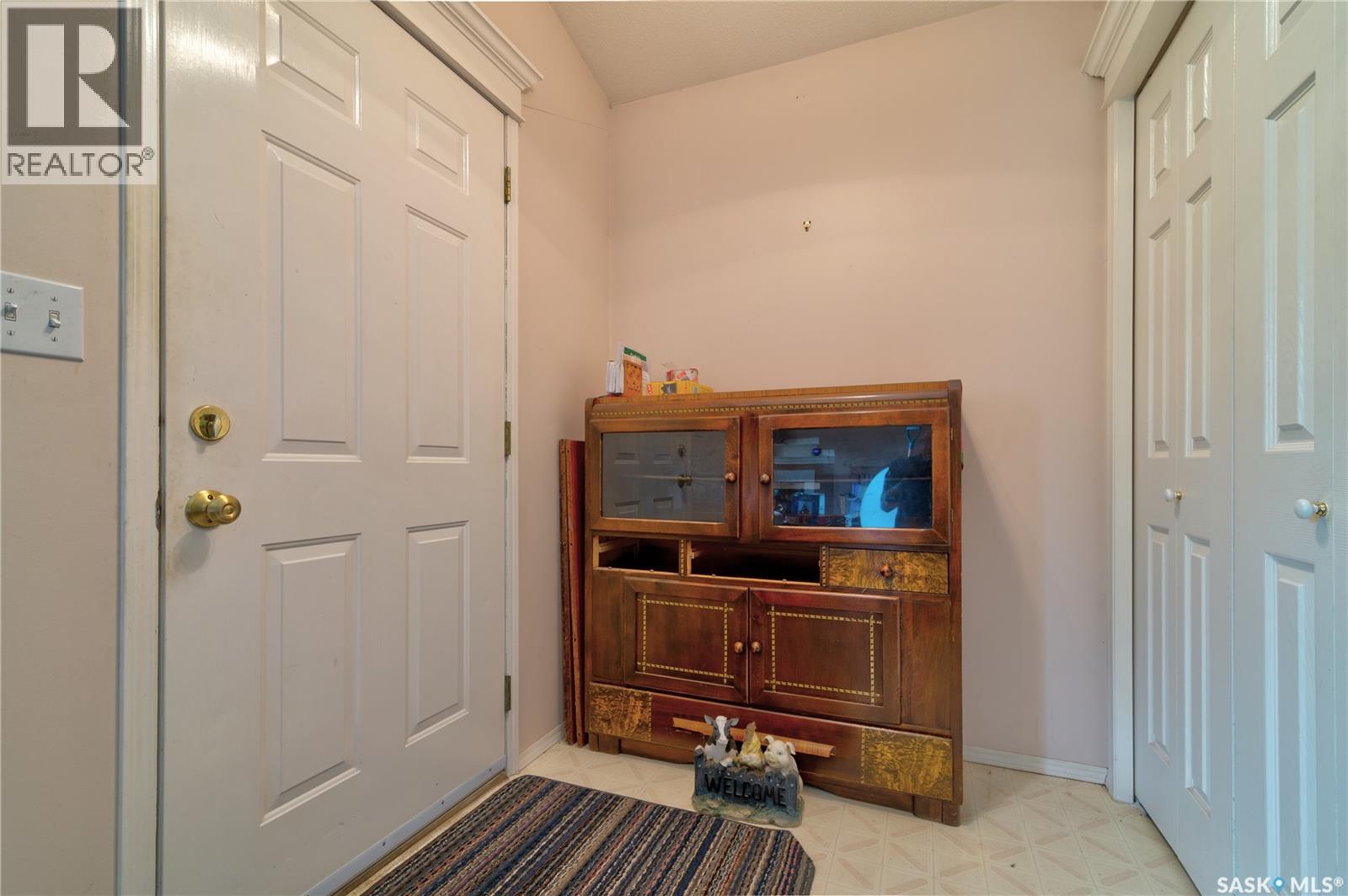 1340 Connaught Street, Regina, Saskatchewan  S4T 4S8 - Photo 4 - SK041329