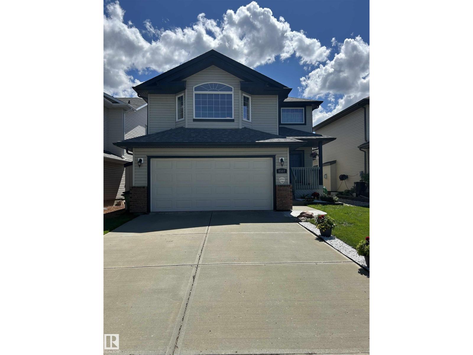 8507 179 AV NW, Edmonton, Alberta