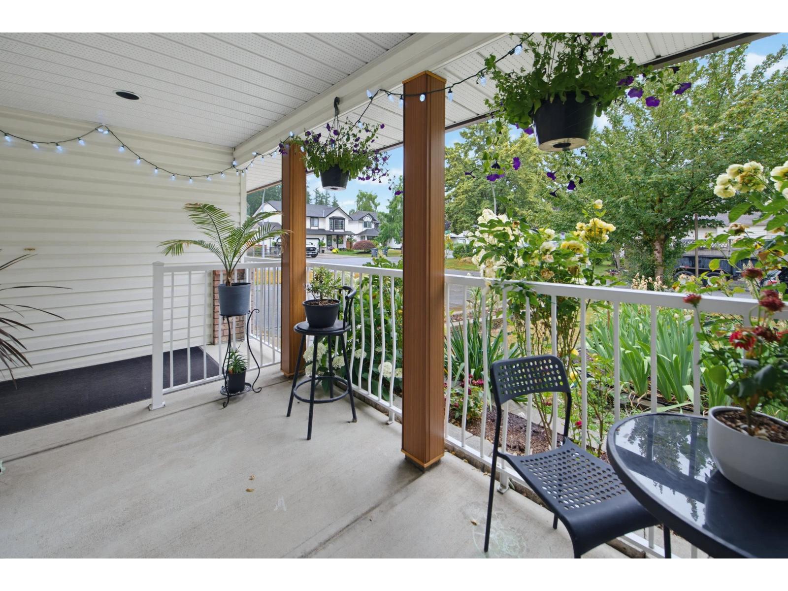 15299 93a Avenue, Surrey, British Columbia  V3R 0E6 - Photo 3 - R3141385