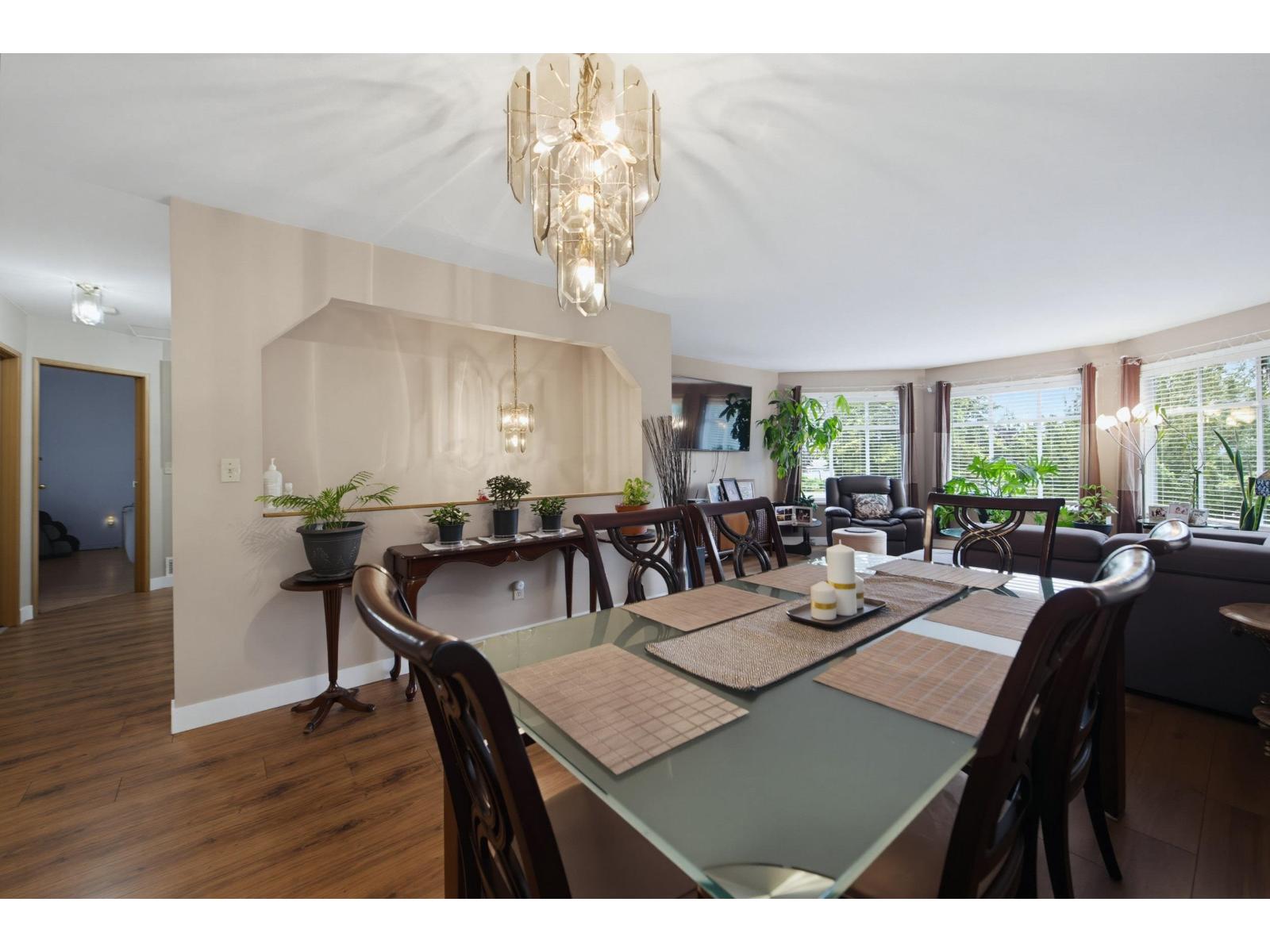 15299 93a Avenue, Surrey, British Columbia  V3R 0E6 - Photo 5 - R3141385