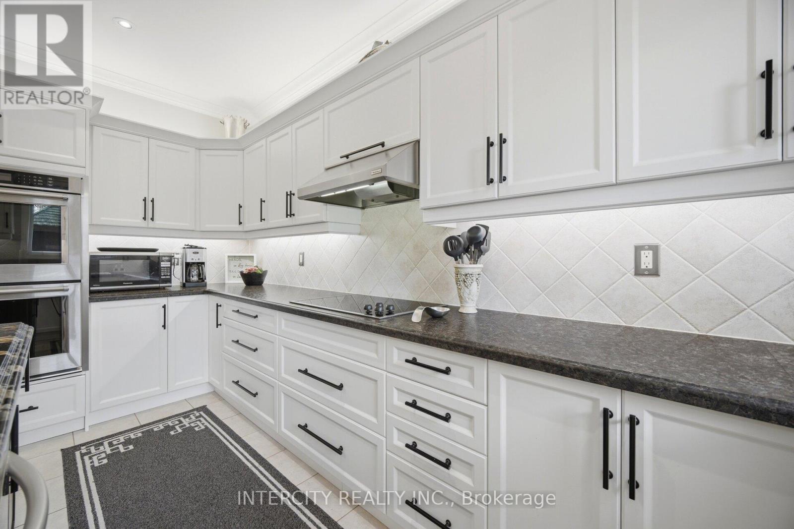 21 Capner Court, Vaughan, Ontario  L0J 1C0 - Photo 10 - N13129120