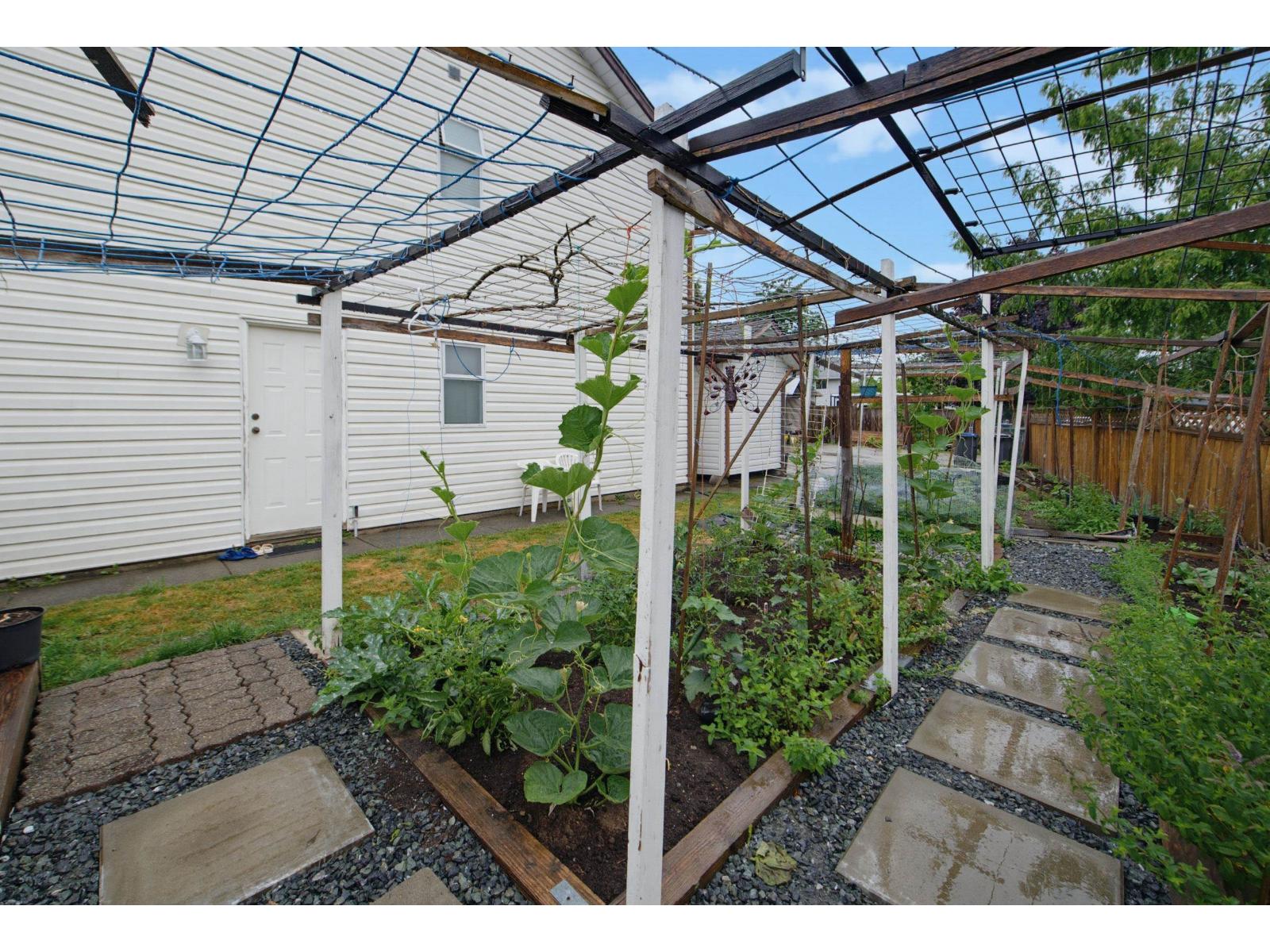 15299 93a Avenue, Surrey, British Columbia  V3R 0E6 - Photo 37 - R3141385