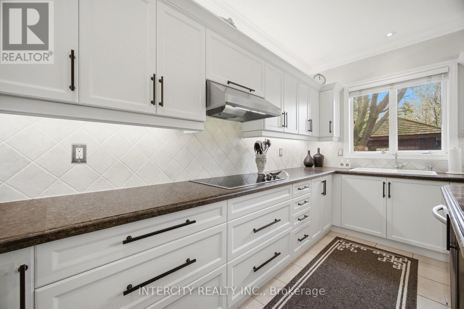 21 Capner Court, Vaughan, Ontario  L0J 1C0 - Photo 11 - N13129120