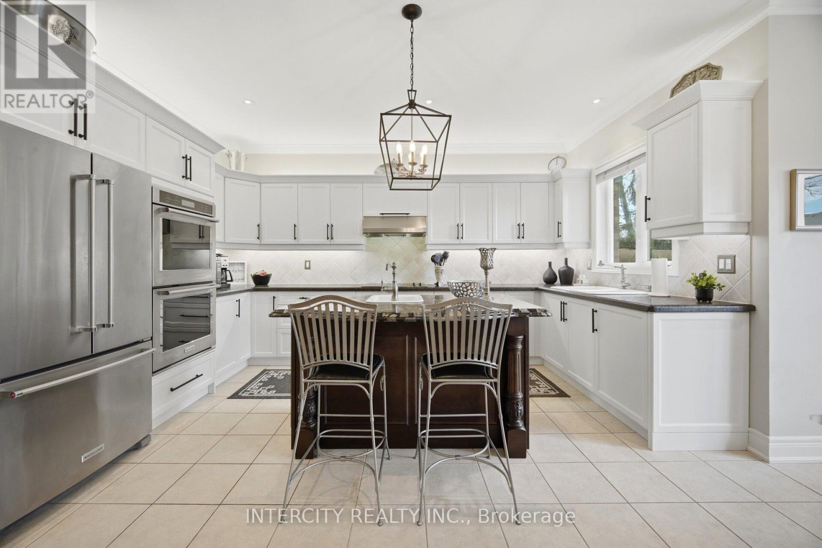 21 Capner Court, Vaughan, Ontario  L0J 1C0 - Photo 9 - N13129120