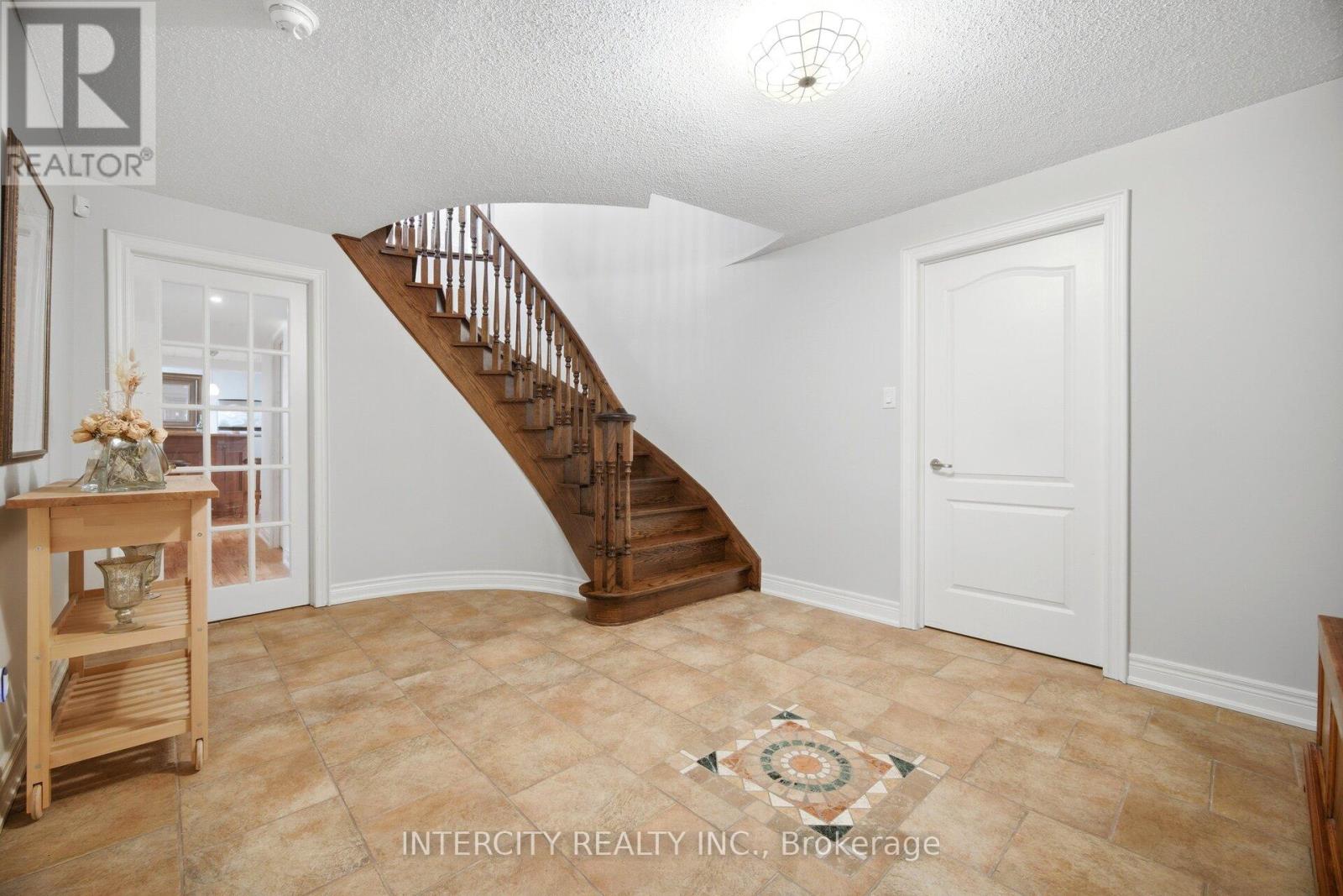 21 Capner Court, Vaughan, Ontario  L0J 1C0 - Photo 35 - N13129120