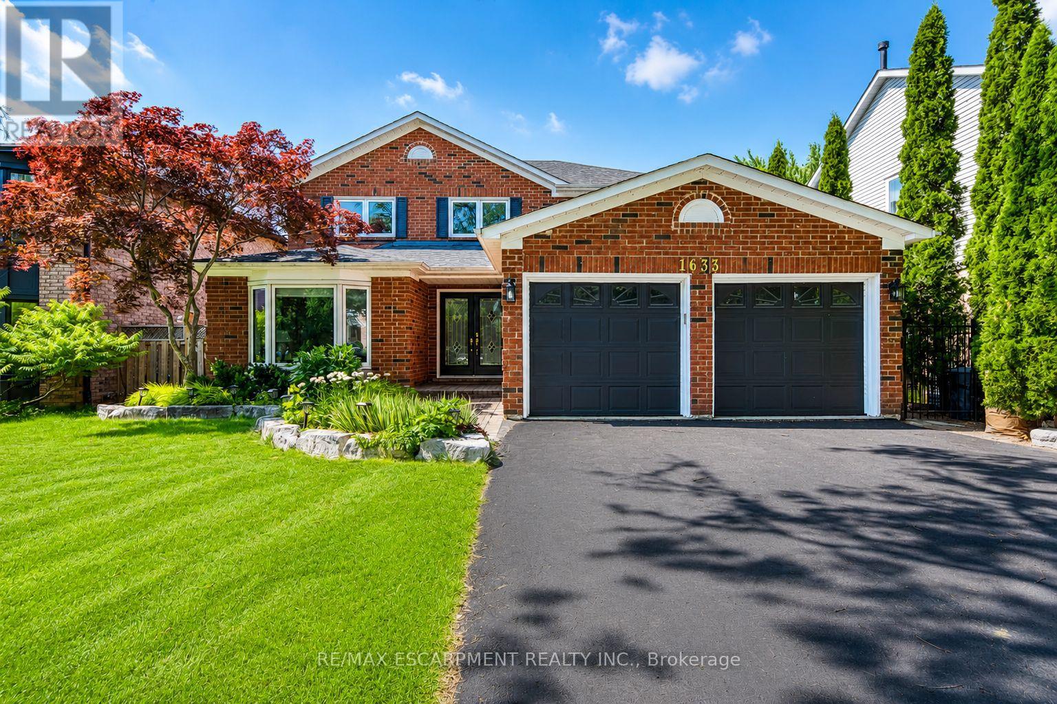 1633 GREENBRIAR DRIVE, Oakville, Ontario