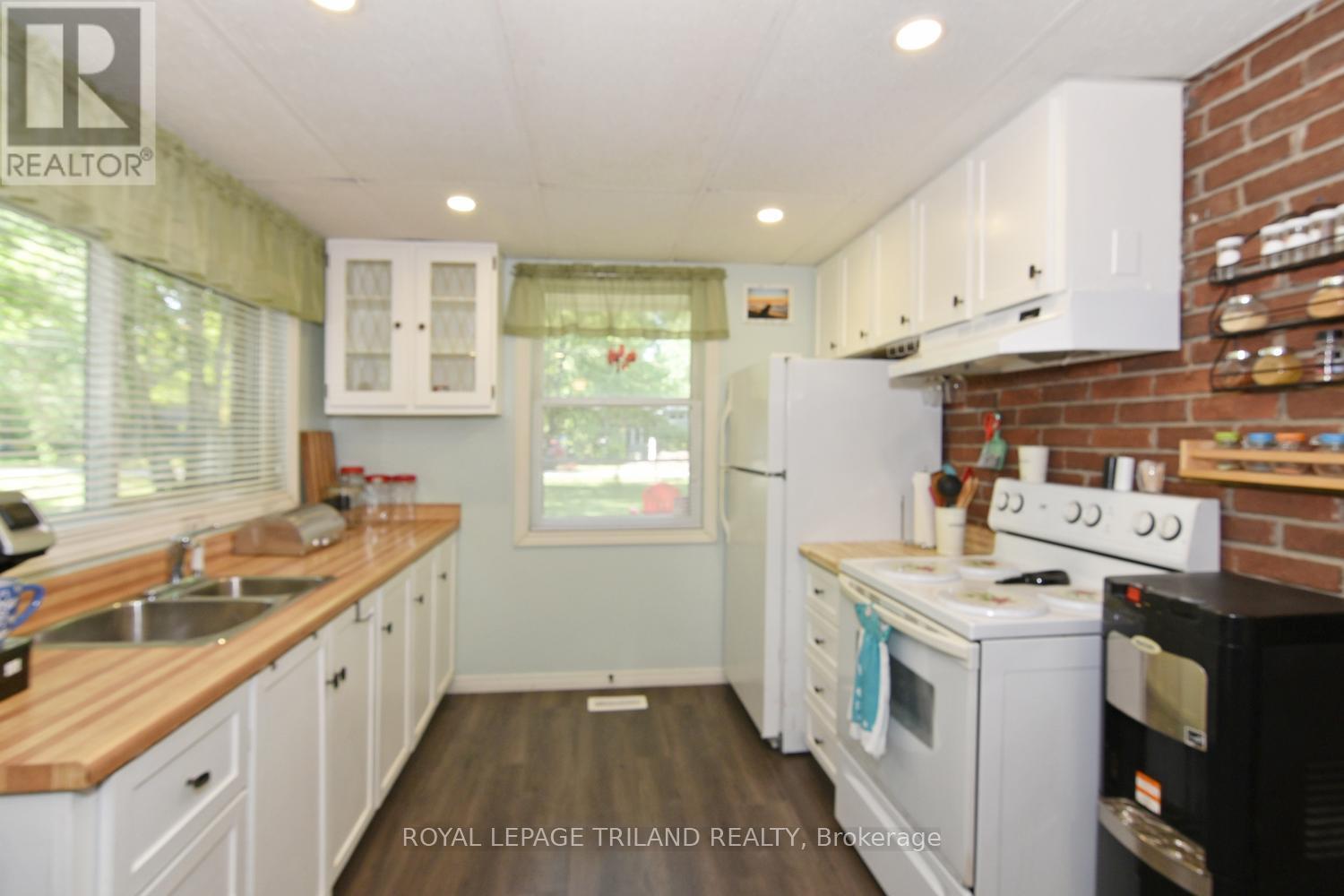 6302 Huron Drive, Lambton Shores, Ontario  N0N 1J1 - Photo 7 - X13515972