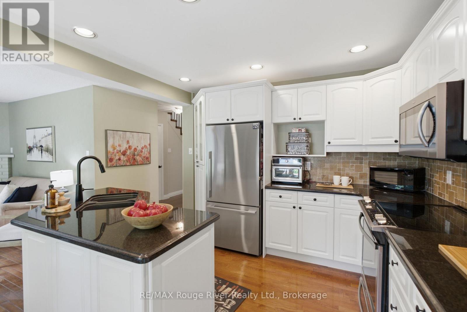 115 Pine Hills Road, Whitby, Ontario  L1N 6N9 - Photo 12 - E13518884
