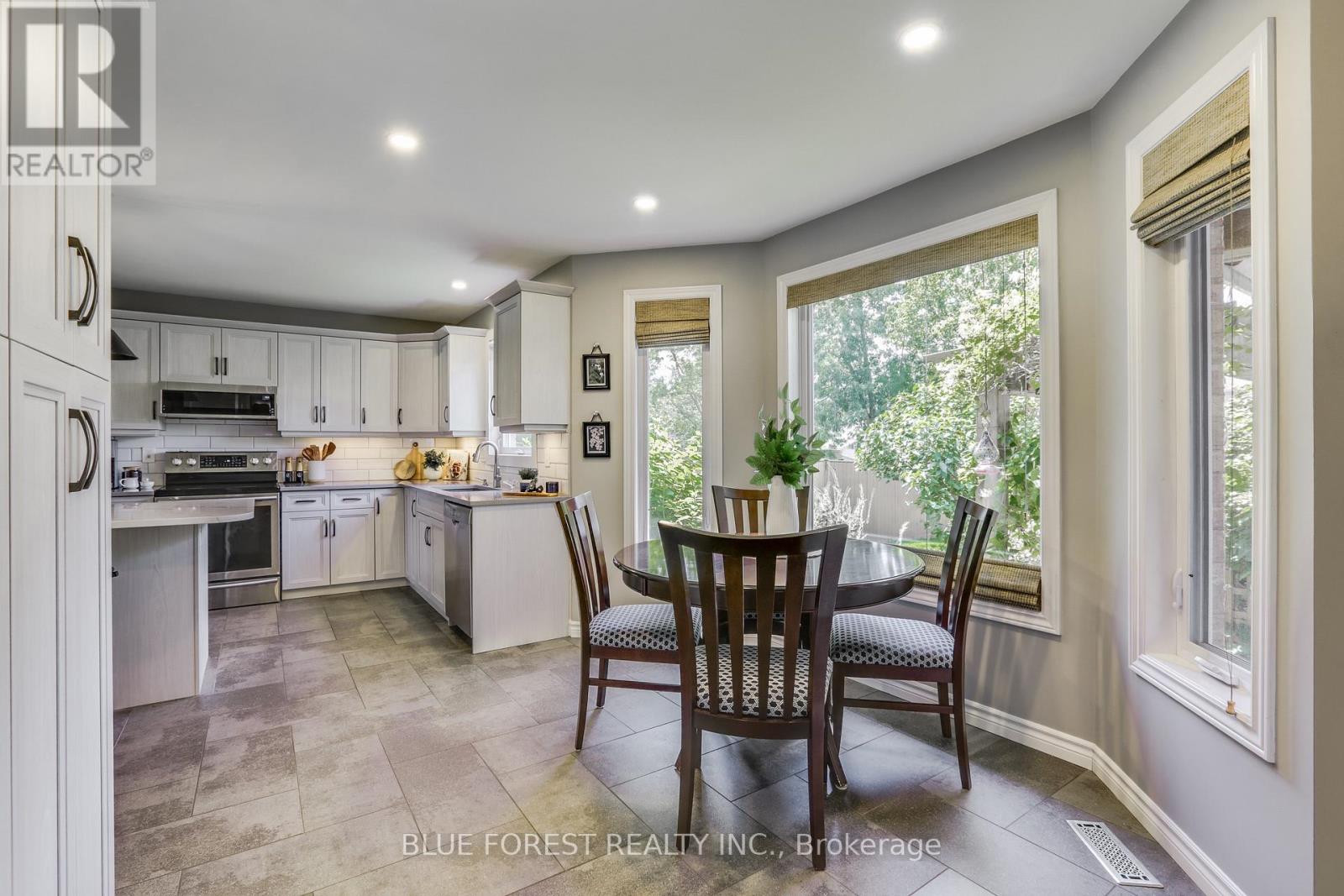 175 Forest Grove Crescent, Thames Centre, Ontario  N0L 1G3 - Photo 10 - X13518846
