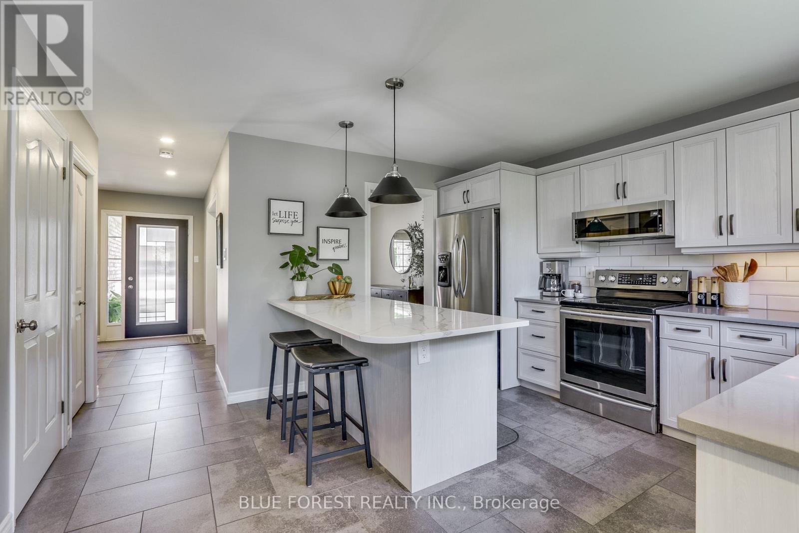 175 Forest Grove Crescent, Thames Centre, Ontario  N0L 1G3 - Photo 7 - X13518846