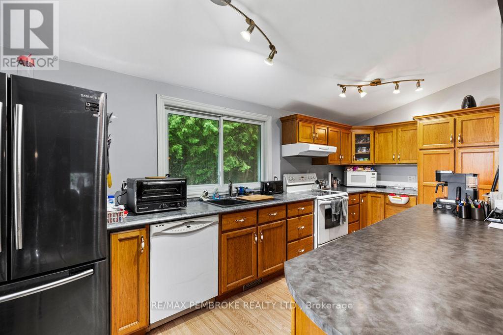 194 Klondike Road, Bonnechere Valley, Ontario  K0J 1T0 - Photo 8 - X12629874