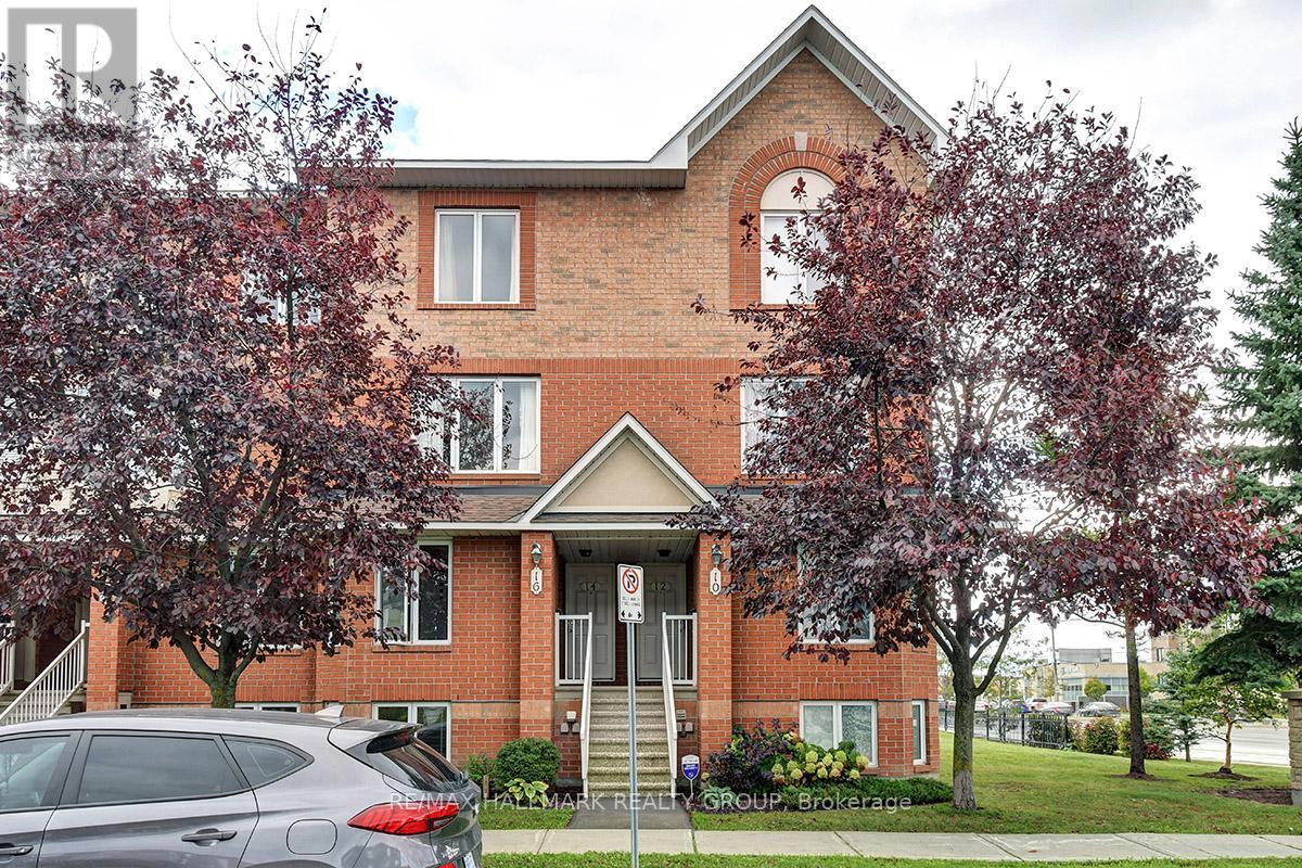 16 LAKEPOINTE DRIVE, Ottawa, Ontario