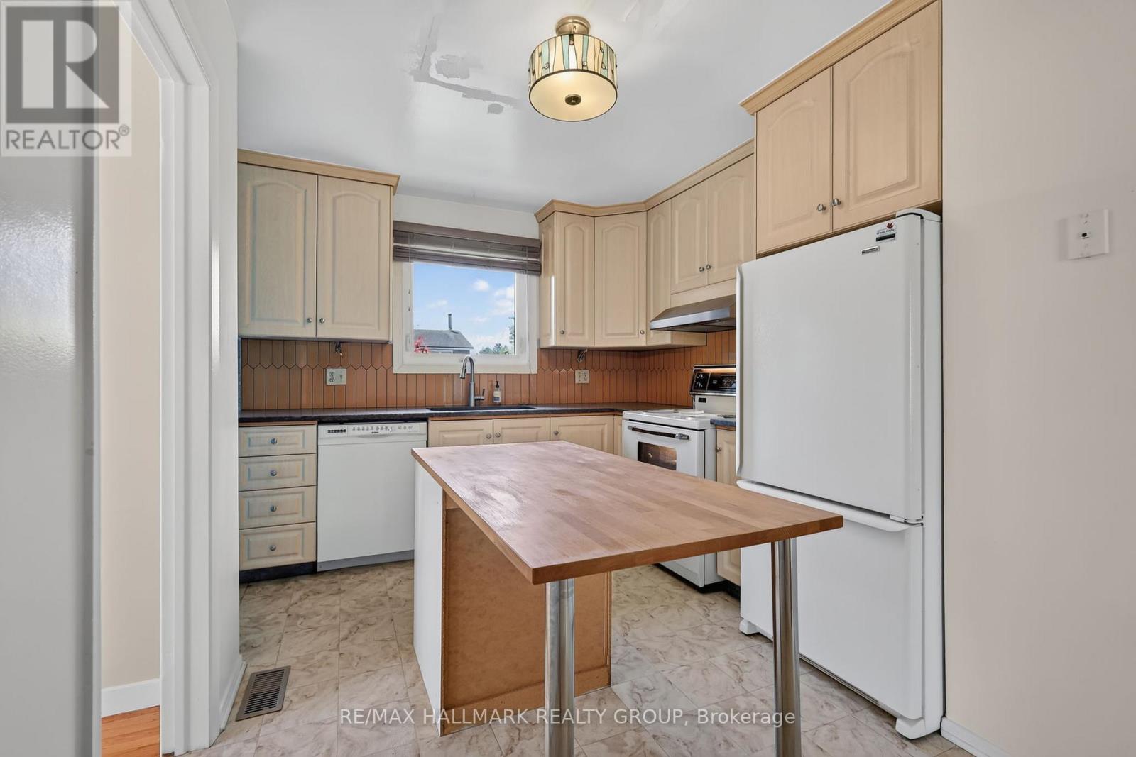 738 Stiles Crescent, Ottawa, Ontario  K1J 6Z1 - Photo 15 - X13518936