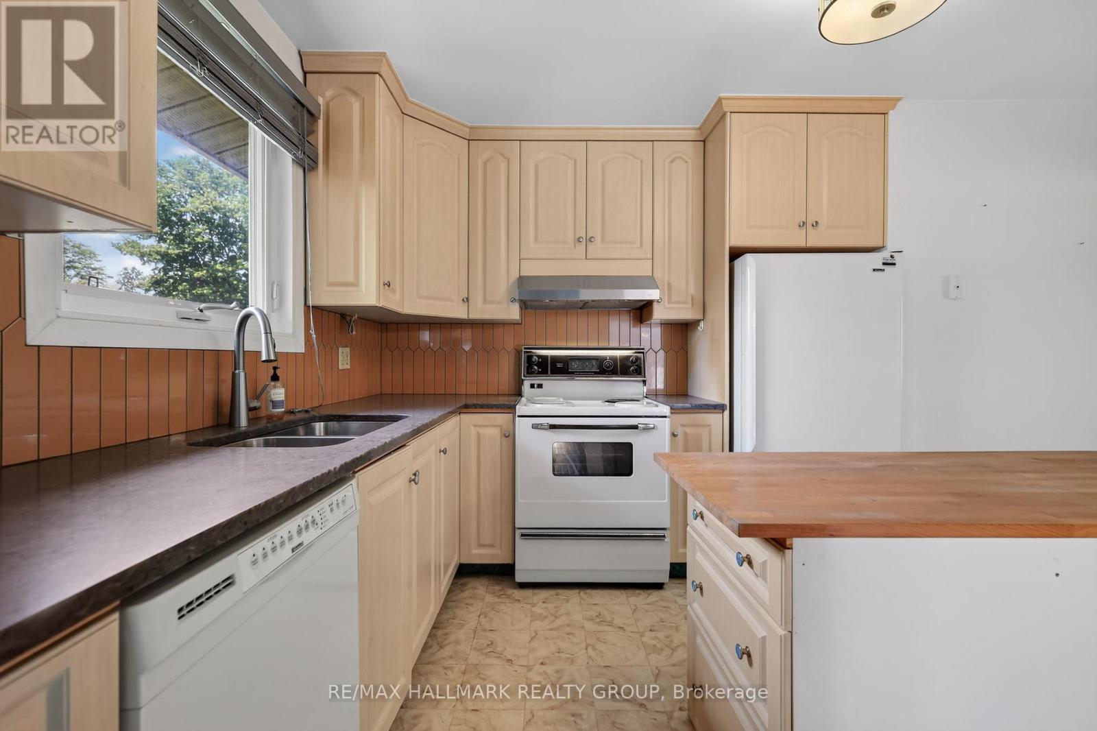 738 Stiles Crescent, Ottawa, Ontario  K1J 6Z1 - Photo 18 - X13518936