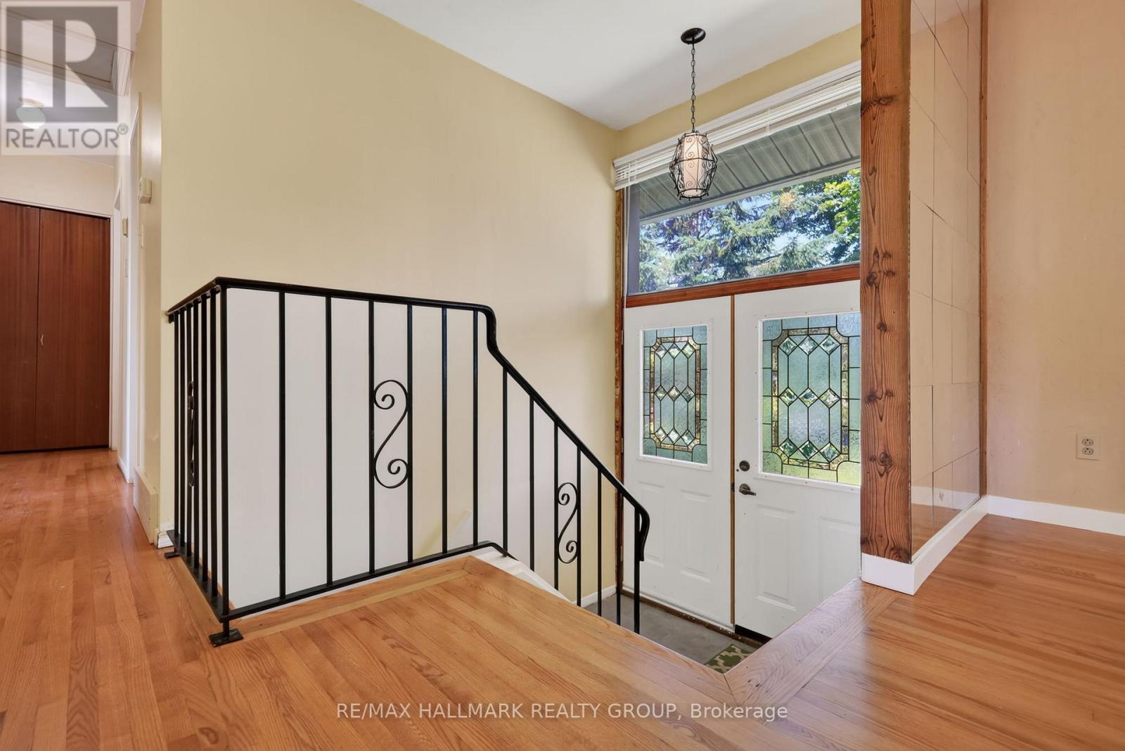 738 Stiles Crescent, Ottawa, Ontario  K1J 6Z1 - Photo 3 - X13518936