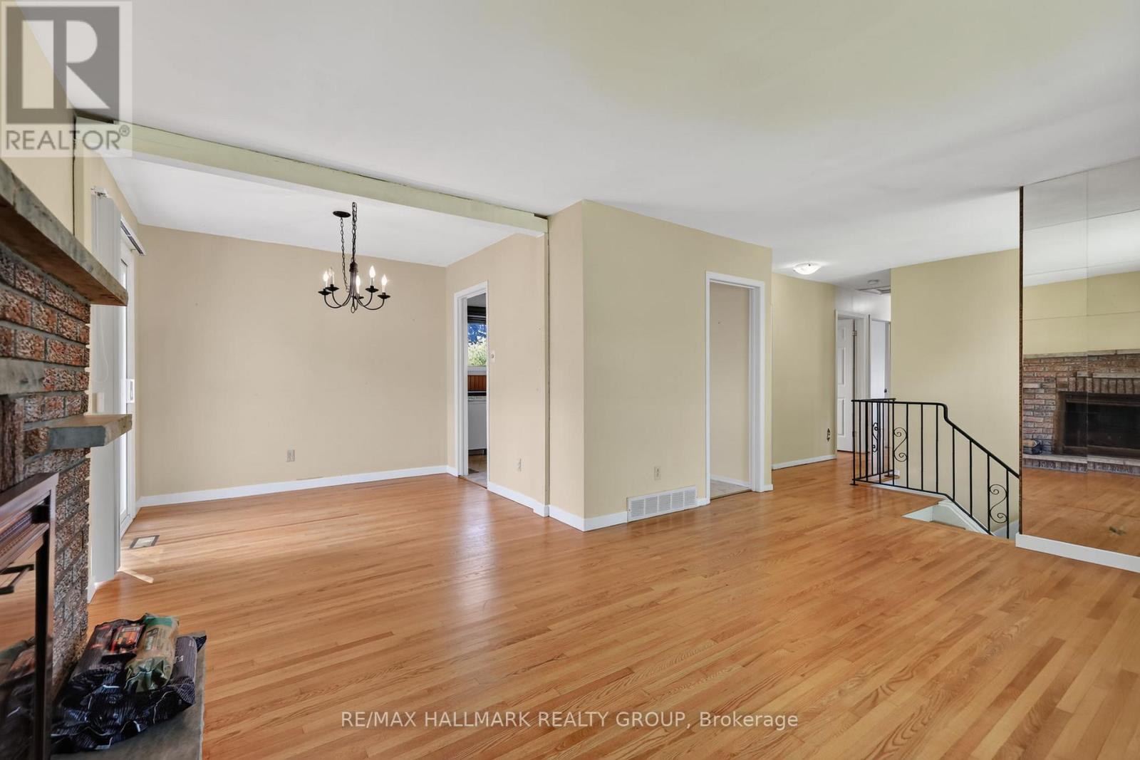 738 Stiles Crescent, Ottawa, Ontario  K1J 6Z1 - Photo 8 - X13518936