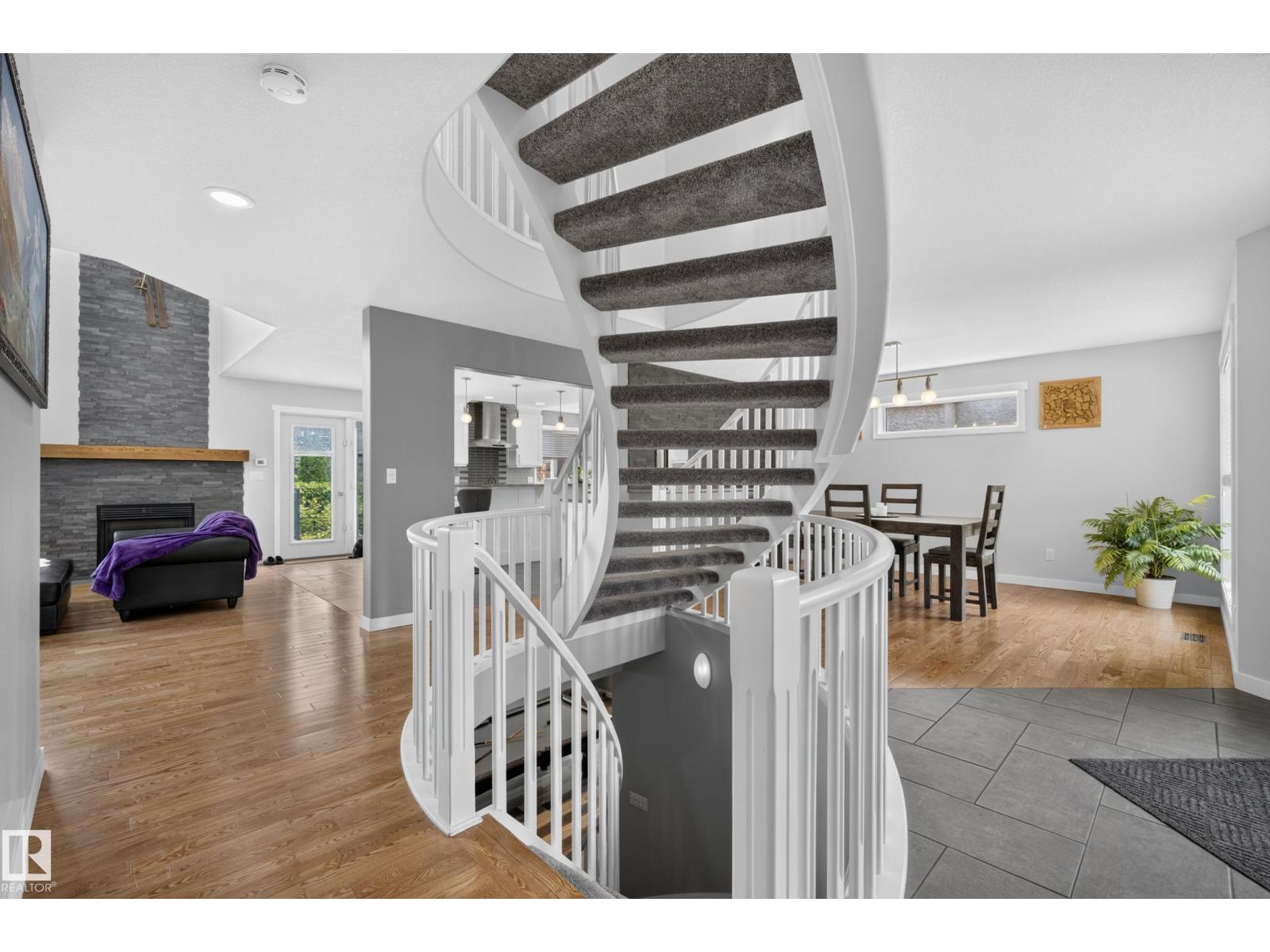 1017 Holgate Pl NW, Edmonton, Alberta  T6R 2T7 - Photo 10 - E4496791