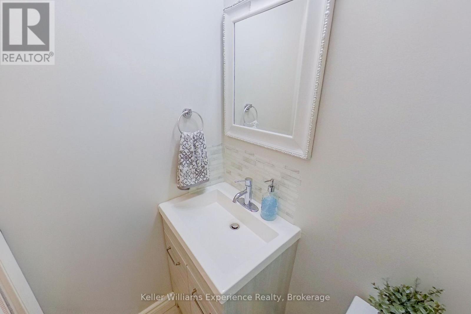 23 - 2 Bernick Drive, Barrie, Ontario  L4M 5K4 - Photo 9 - S13518926