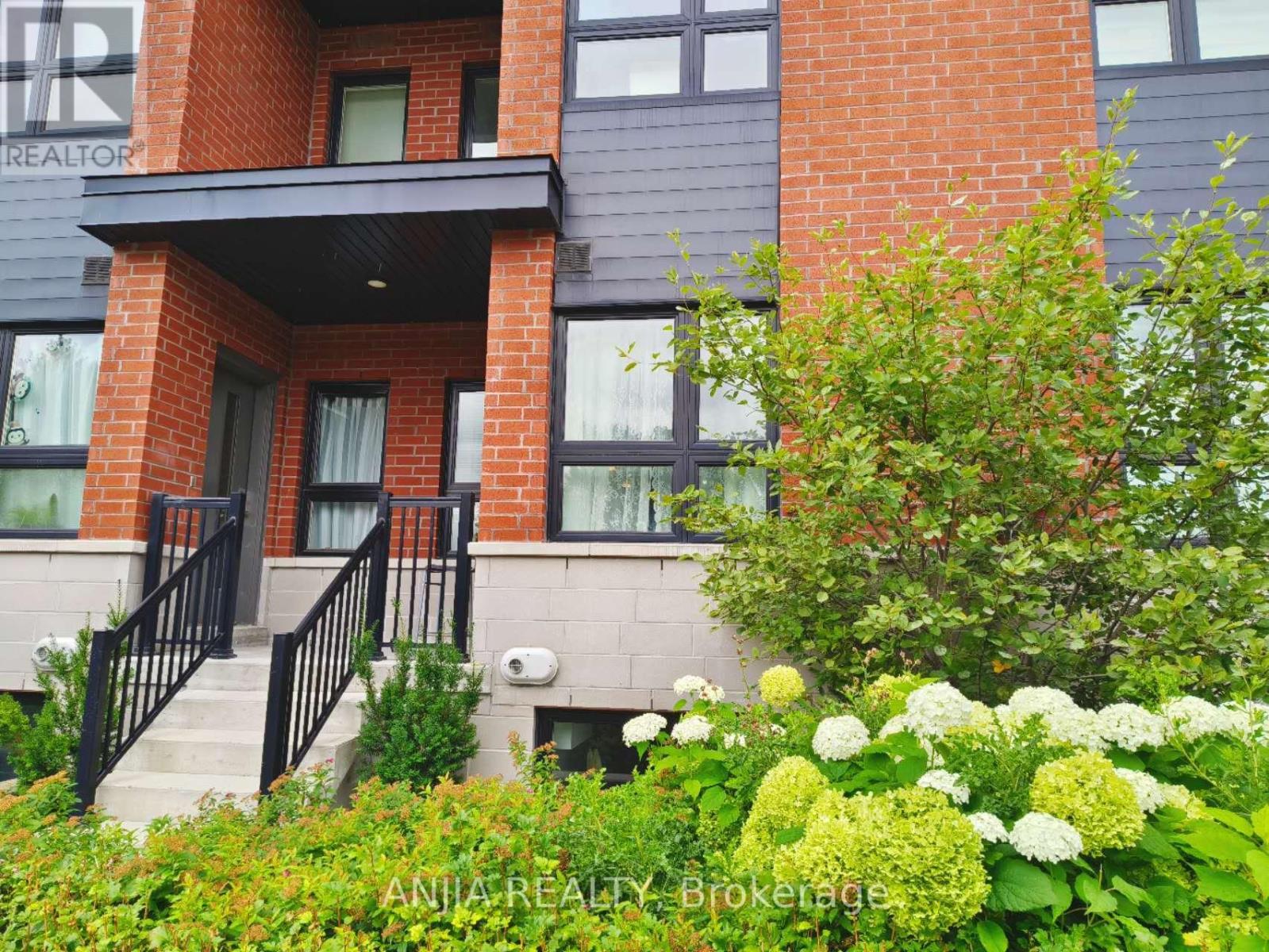 110 - 2100 BRIDLETOWNE CIRCLE, Toronto (L'Amoreaux)