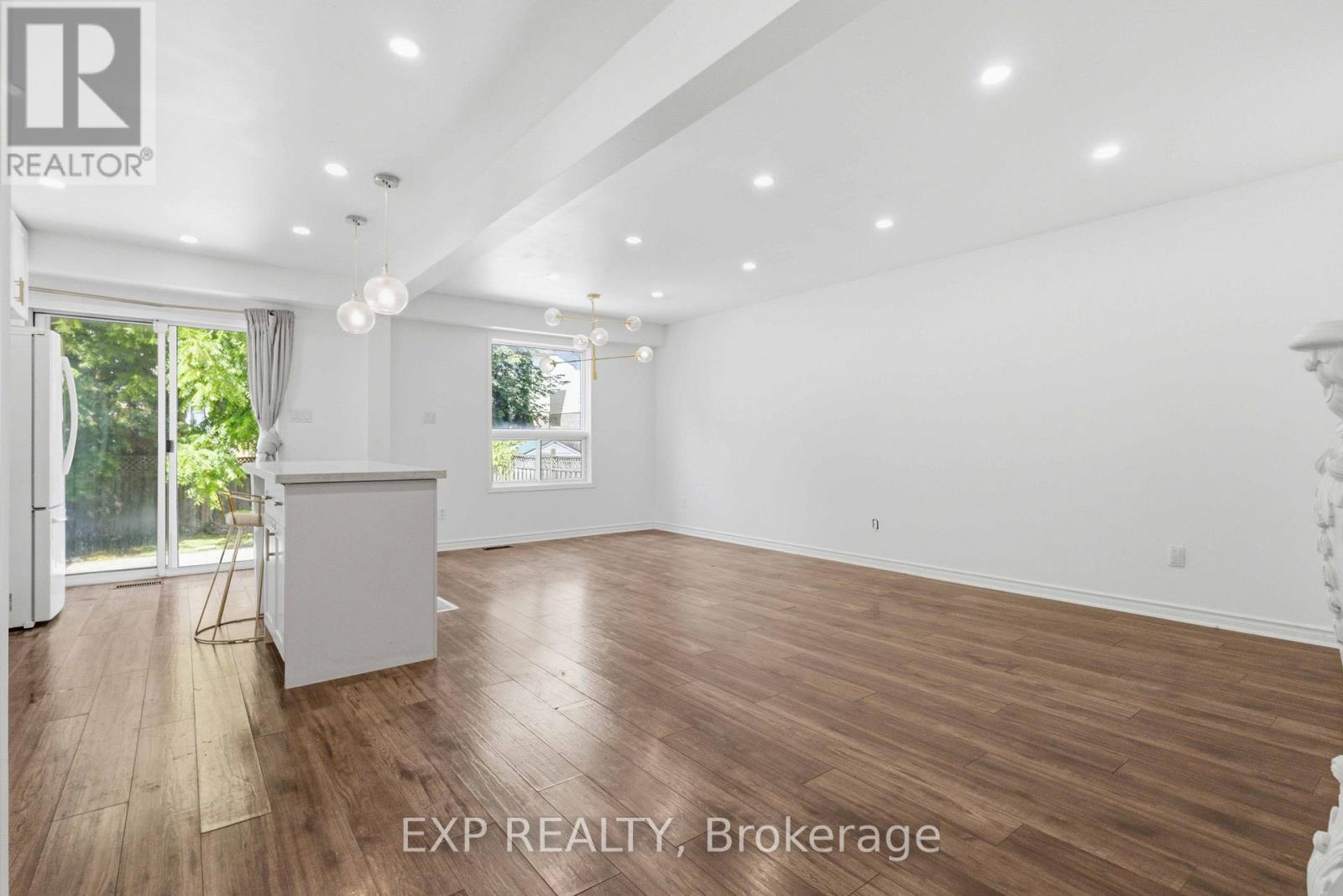 58 Bushford Street, Clarington, Ontario  L1E 2X1 - Photo 4 - E13518764