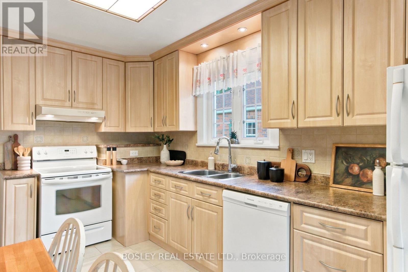 251 Ellington Drive, Toronto, Ontario  M1R 3Y2 - Photo 17 - E13518870