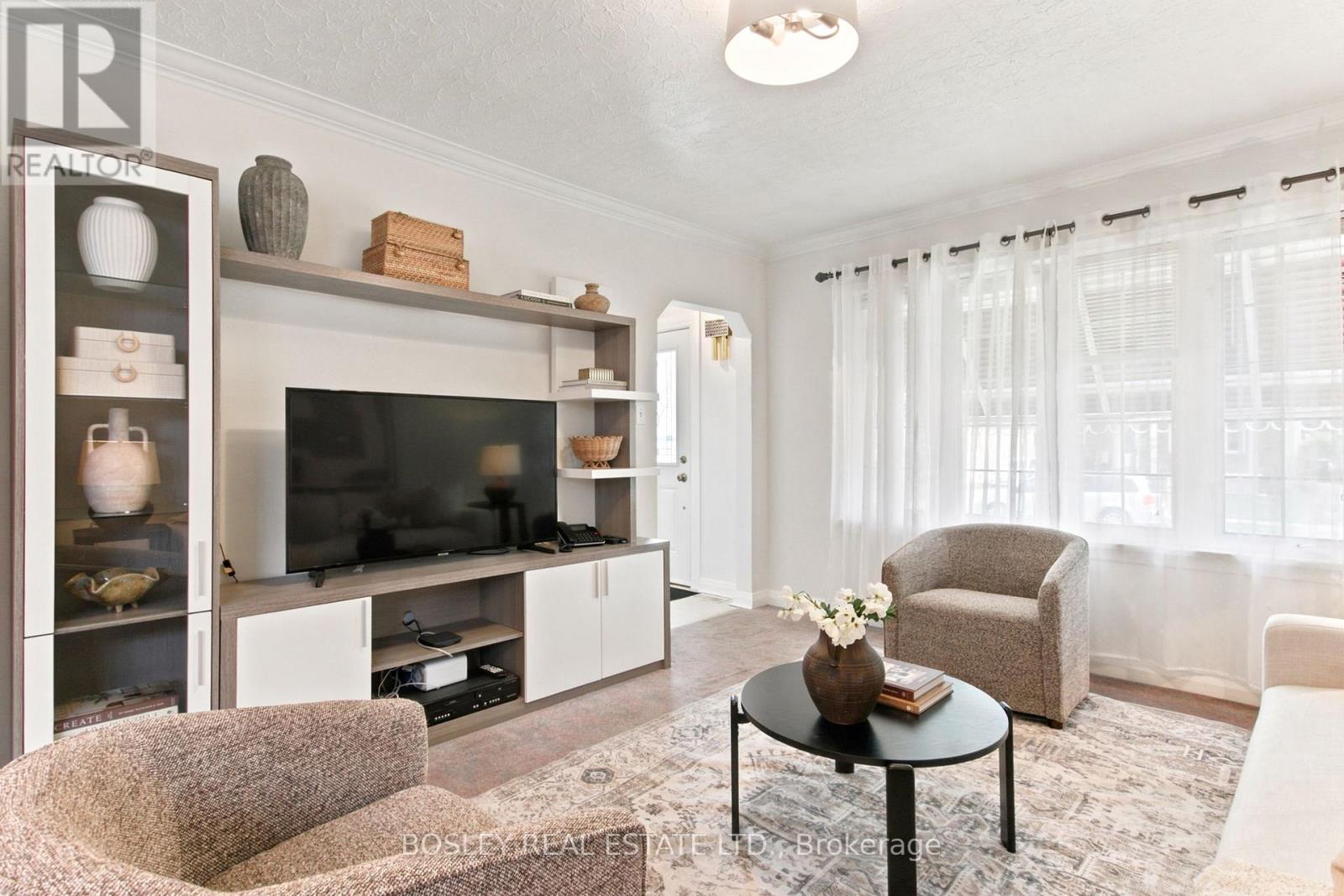 251 Ellington Drive, Toronto, Ontario  M1R 3Y2 - Photo 8 - E13518870
