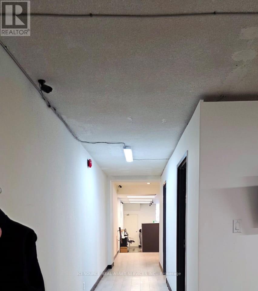 1811 Danforth Avenue, Toronto, Ontario  M4C 1J2 - Photo 8 - E13518996