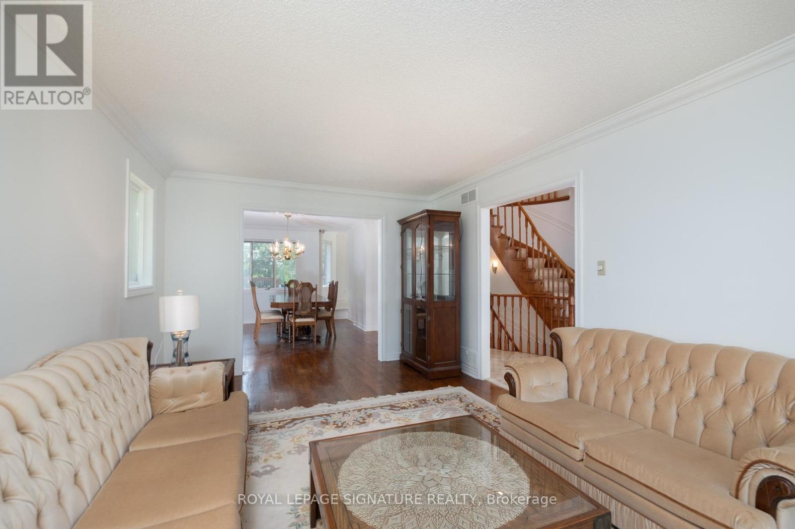 4 Ruth Court, Whitchurch-Stouffville, Ontario  L4A 2E3 - Photo 8 - N13518756